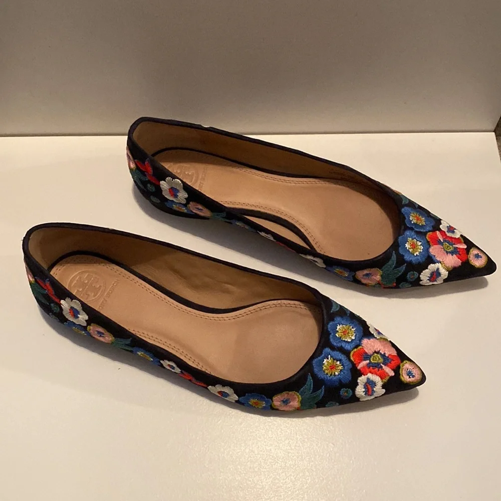 Tory Burch Black Pointed Toe Floral Embroidered Flats - Picture 1 of 6